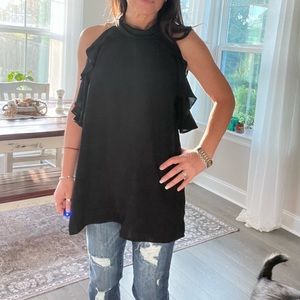 Black ruffle sleeveless boutique blouse